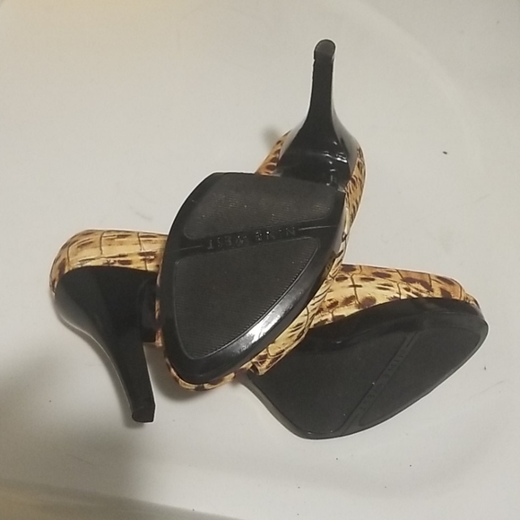 Leopard Peep Toe Plaform Pump - Picture 4 of 5